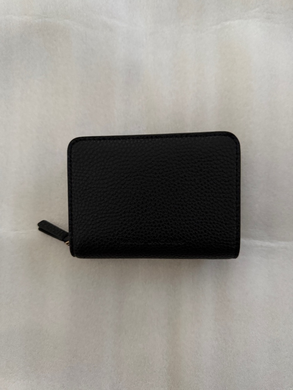 Marc Jacobs Black Pebbled Zip Wallet with 6 credit card slots and one bill fold - Picture 2 of 6